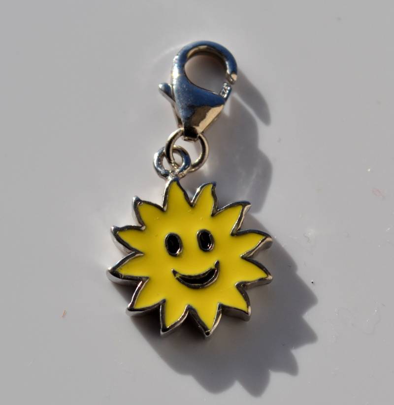 925 Sterling Silber Gelb Lächelnde Sonne Clip On Charm Für Armbänder Oder Schlüsselanhänger - Geburtstag, Valentinstag, Weihnachtsgeschenk 925 Sterling Silber Gelb Lächelnde Sonne Clip On Charm Für Armbänder Oder Schlüsselanhänger - Geburtstag, Valentinstag, Weihnachtsgeschenk von JoanJewelleryGifts