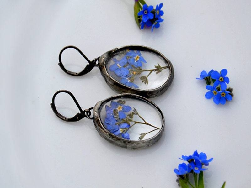 Dunkles Forget Me Nie Terrarium Kolczyki, Rustykalne, Delikatne Elagant, Starre Srebrne Kolczyki Zwisają, Suszonych Kwiatow Dunkles Forget Me Nie Terrarium Kolczyki, Rustykalne, Delikatne Elagant, Starre Srebrne Kolczyki Zwisają, Suszonych Kwiatow von JoannaJagoda