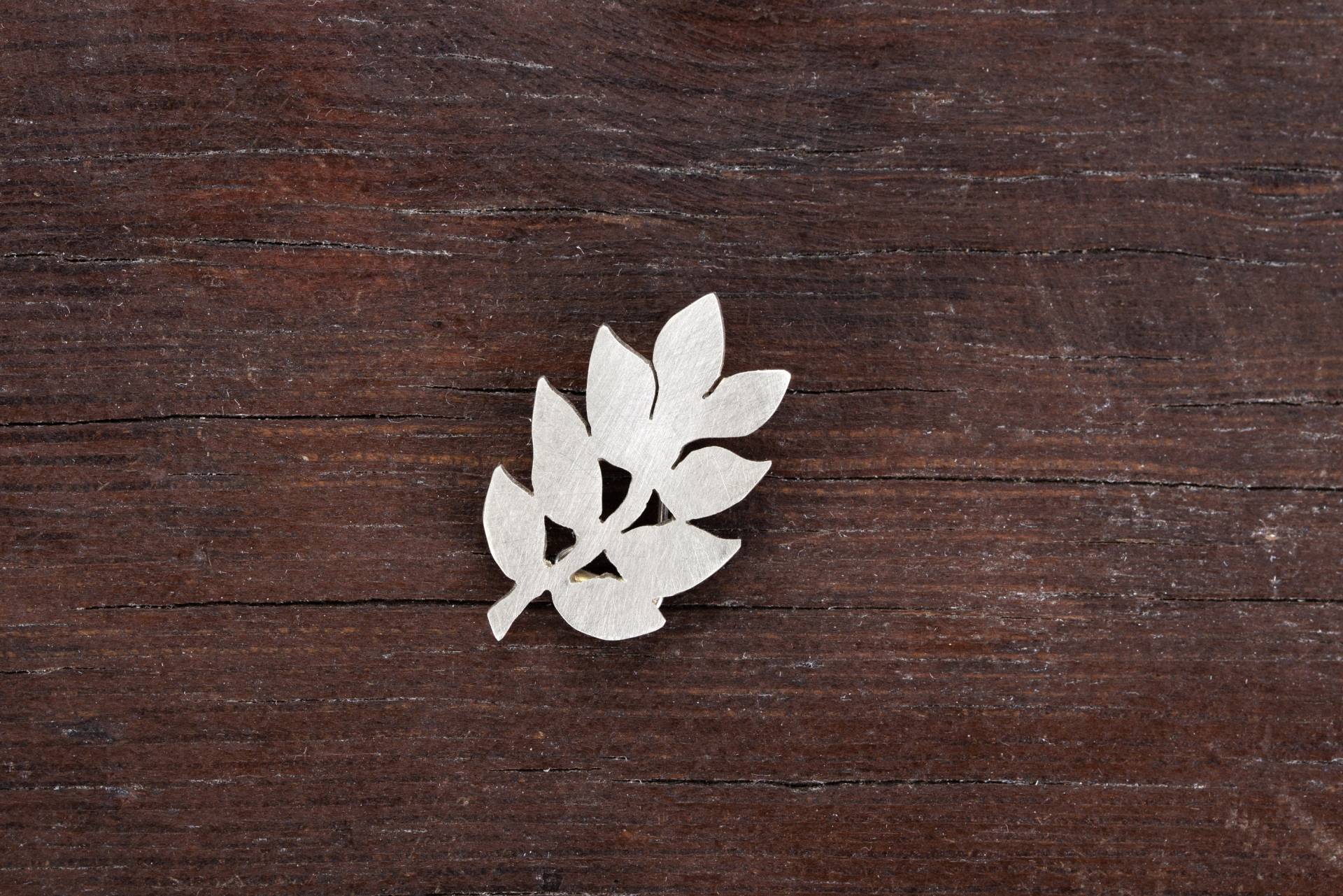 Einzigartige Eschenblatt Brosche - Eleganter Schmuck Für Naturliebhaber Einzigartige Eschenblatt Brosche - Eleganter Schmuck Für Naturliebhaber von JoannaKomorowska