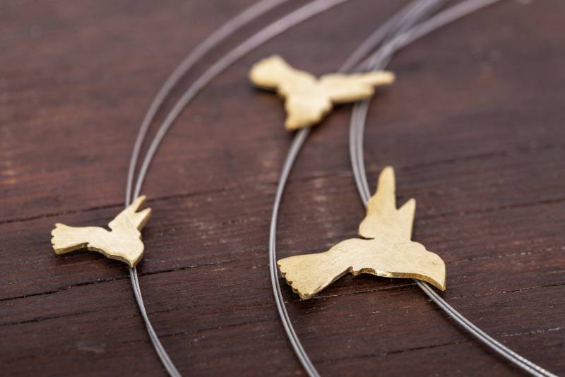 Elegante Kolibri Kette Mit Einem Hauch Von Glitzer - Überraschungsgeschenk Für Den Vogelliebhaber Elegante Kolibri Kette Mit Einem Hauch Von Glitzer - Überraschungsgeschenk Für Den Vogelliebhaber von JoannaKomorowska