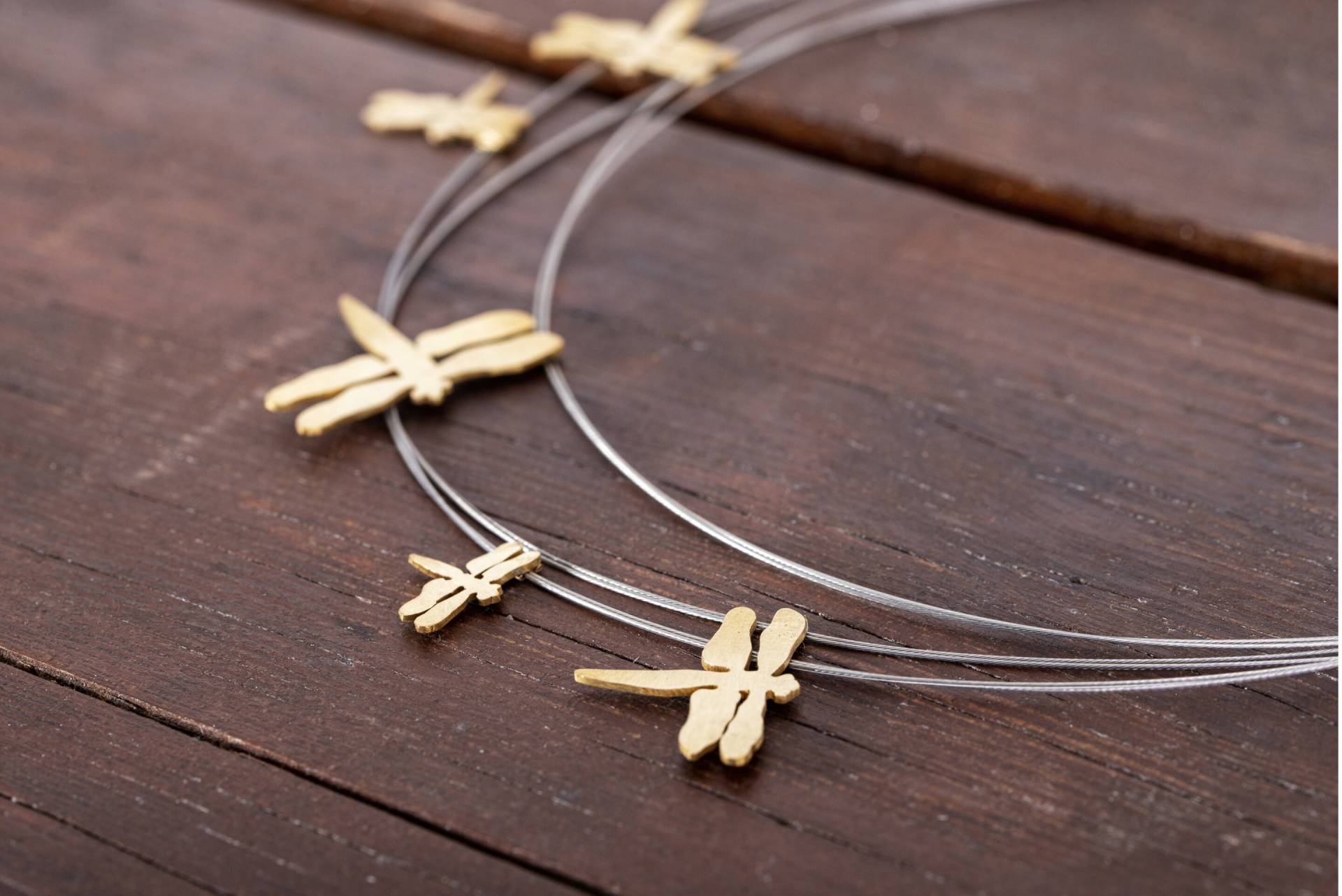 Elegante Libelle Schmuck - Einzigartige 5 Gold Anhänger Halskette, Bereit Zum Verschenken Elegante Libelle Schmuck - Einzigartige 5 Gold Anhänger Halskette, Bereit Zum Verschenken von JoannaKomorowska