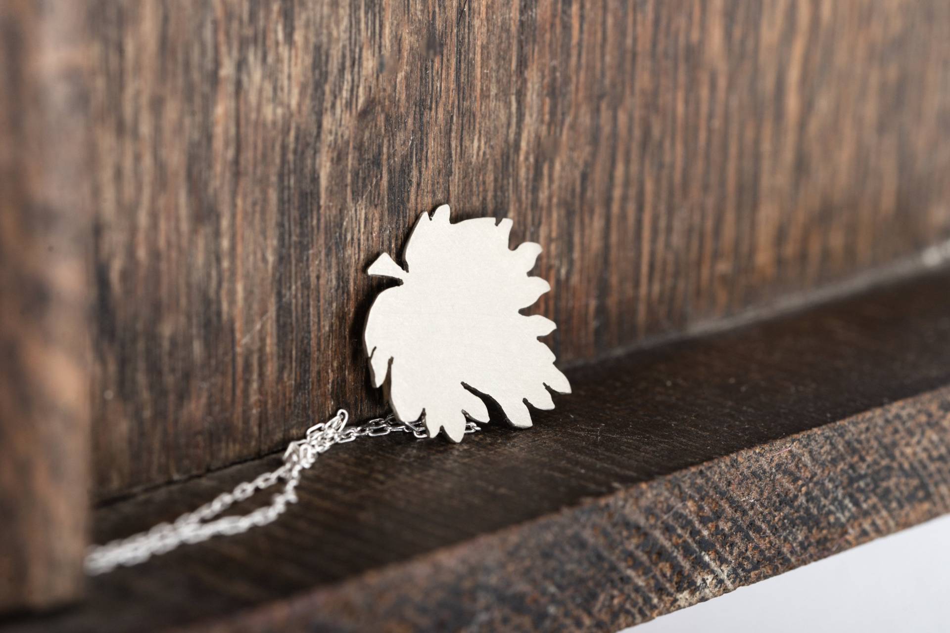 Elegante Silberkette Mit Blattanhänger Und Zartem Ahorn Anhänger - Ideales Geschenk Elegante Silberkette Mit Blattanhänger Und Zartem Ahorn Anhänger - Ideales Geschenk von JoannaKomorowska
