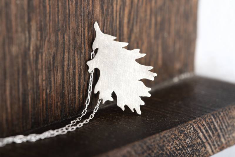 Silberne Eichenblatt Halskette - Waldinspirierter Schmuck Silberne Eichenblatt Halskette - Waldinspirierter Schmuck von JoannaKomorowska
