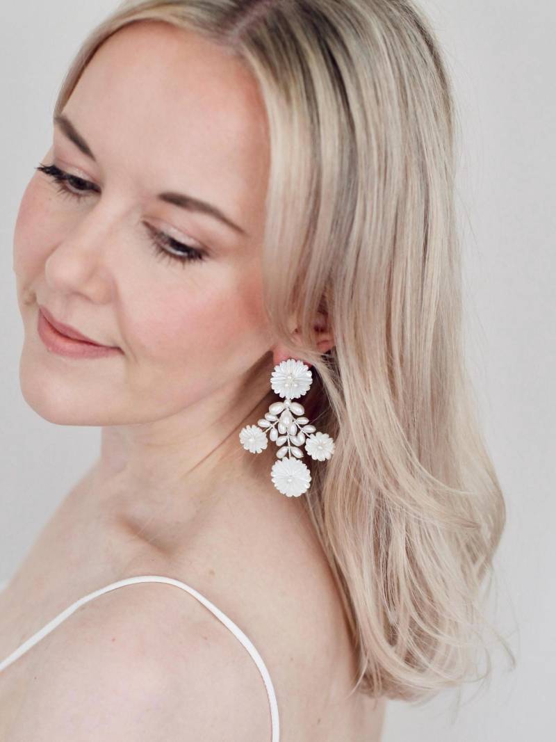 Boho Brautohrringe - Florale Perlenranke Ohrringe Handgemachter Statement Hochzeitsschmuck Boho Brautohrringe - Florale Perlenranke Ohrringe Handgemachter Statement Hochzeitsschmuck von JoannaReedBridal