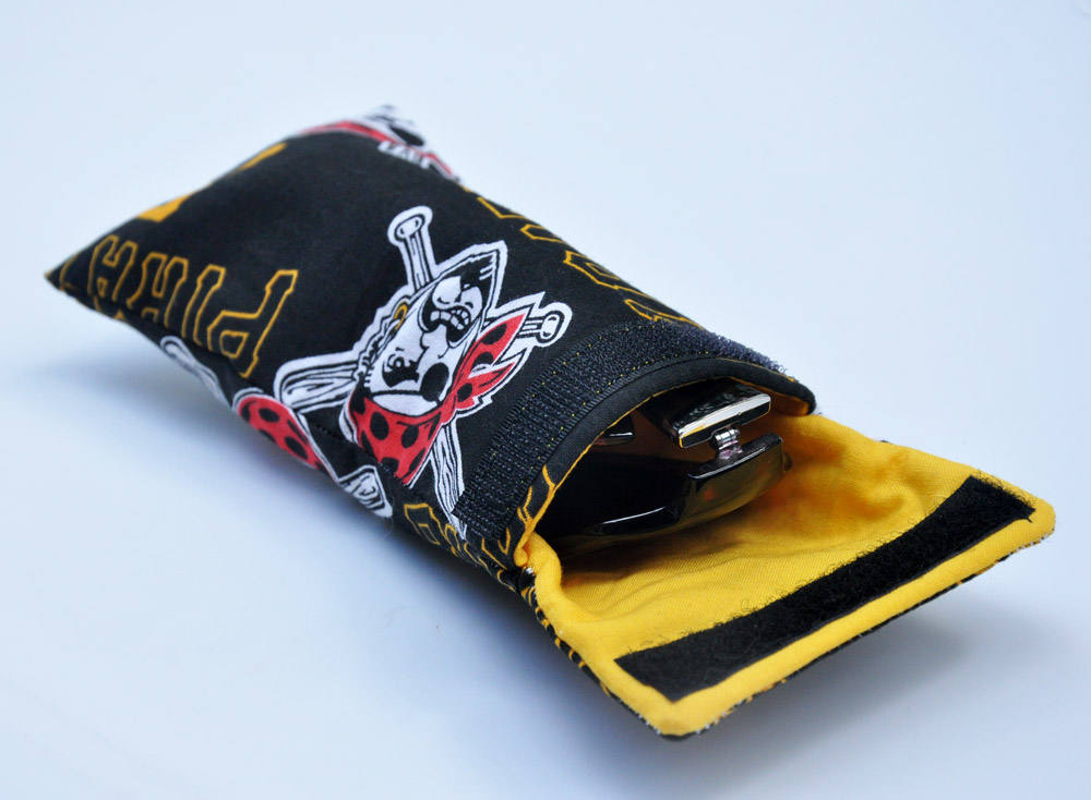 Pittsburgh Pirates Brille Fall, Buccos Sonnenbrille Protektor, Schwarz Und Gold Lesebrille Halter, Nauge Beutel, Baseball-Geschenk-Idee von JoannaStanek1