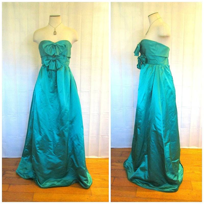 Vintage Ballkleid 1960Er Jahre Trägerlos Smaragdgrün Satin Festliches Gala Maxi Kleid 30 Büste Xs S Prinzessin Party Gehrock Mit Schleifen Vintage Ballkleid 1960Er Jahre Trägerlos Smaragdgrün Satin Festliches Gala Maxi Kleid 30 Büste Xs S Prinzessin Party Gehrock Mit Schleifen von JoanneKleinVintage