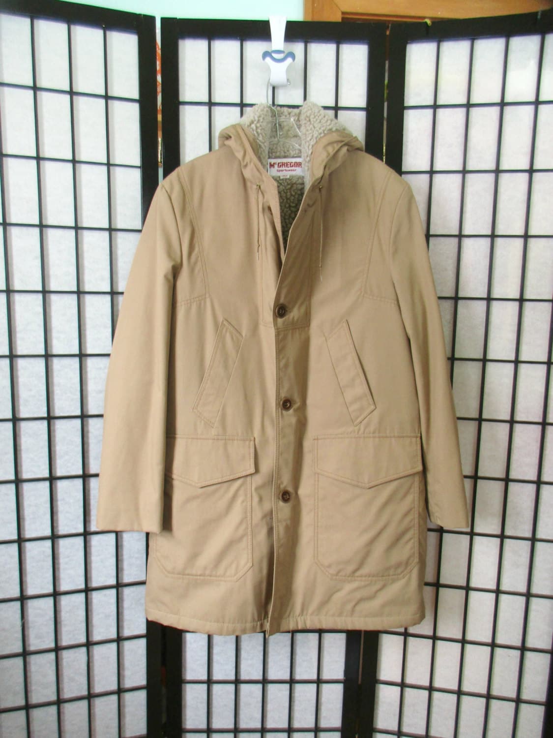 Vintage Jacke Parka Von Mcgregor Camel Beige 44 45 Brust 1970Er 1980Er Jahre Sturmmantel Mit Kapuze Größe 42 M Size Sherpa Pile Vintage Jacke Parka Von Mcgregor Camel Beige 44 45 Brust 1970Er 1980Er Jahre Sturmmantel Mit Kapuze Größe 42 M Size Sherpa Pile von JoanneKleinVintage
