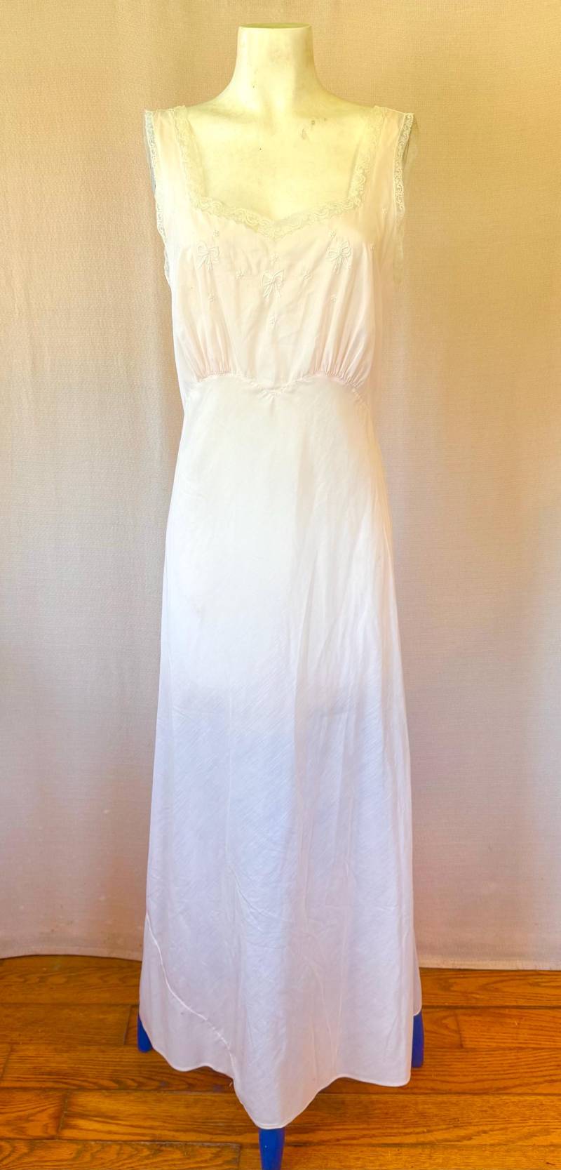 Vintage Negligee Von Dwalyne 50Er Jahre Baumwolle Nachthemd Rosa Und Weiße Spitze Lange Maxi 35 Büste M Vintage Negligee Von Dwalyne 50Er Jahre Baumwolle Nachthemd Rosa Und Weiße Spitze Lange Maxi 35 Büste M von JoanneKleinVintage