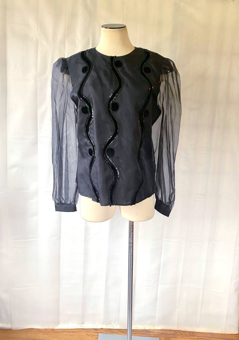 Vintage Schwarze Seidenbluse Dressy Shirt 1970Er 1980Er Jahre Schiere Ballon-Ärmel Extra Große 40 Büste 12 Samt-Pailletten Details Umhang in von JoanneKleinVintage