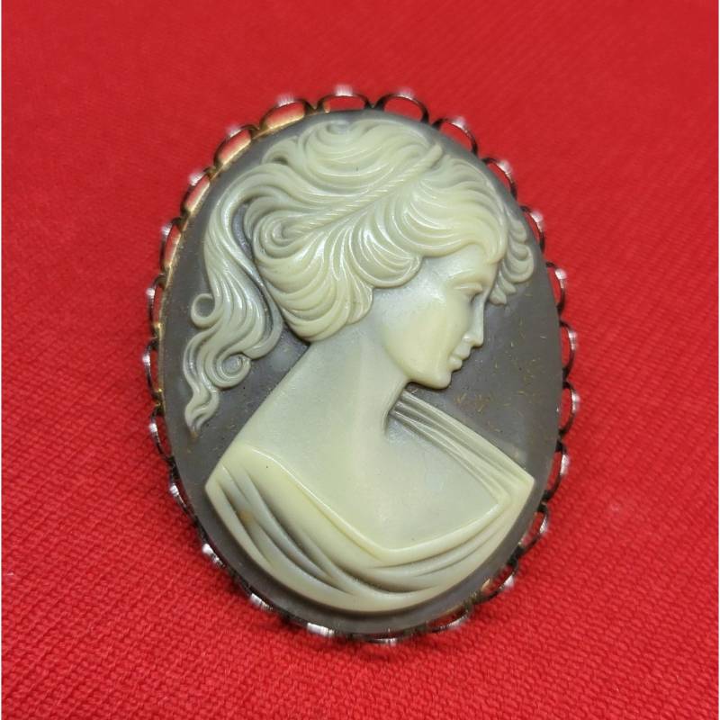 Vintage Kamee Peri Silberfarben Brosche Anstecknadel von JodamelTreasures