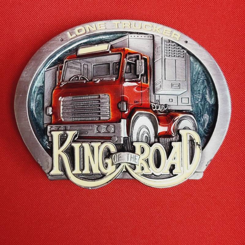 Vintage King Of The Road Lone Trucker Red Artic Truck Fahrer Gürtelschnalle 1990 von JodamelTreasures