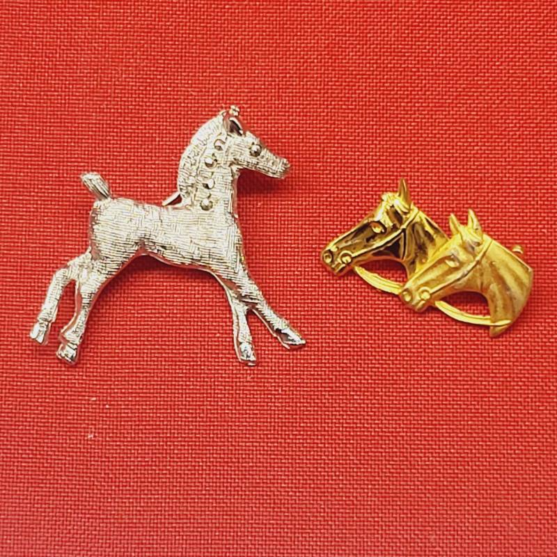 Vintage Pferde Brosche Pin Gold Silber Ton Lot Von 2 von JodamelTreasures