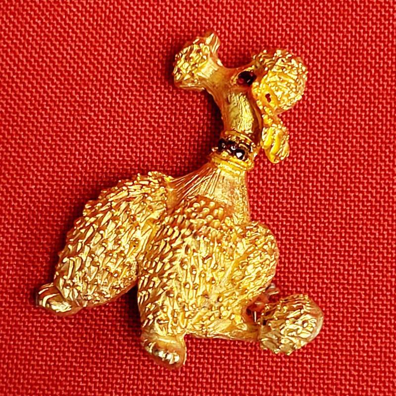 Vintage Pudel Hund Pin Brosche Strass Rote Augen Gold Ton von JodamelTreasures