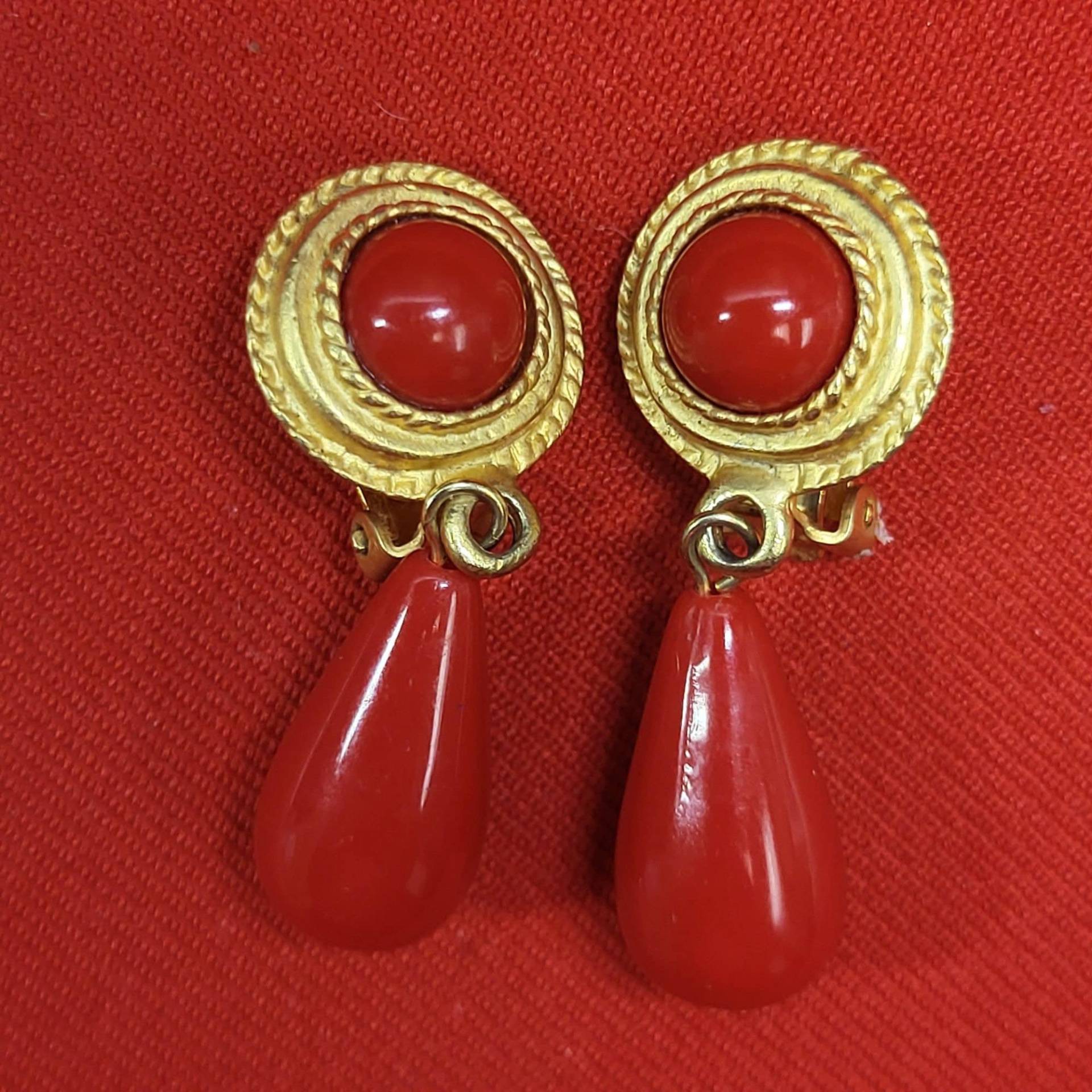 Vintage Rote Träne Tropfen Ohrclips Gold Ton von JodamelTreasures