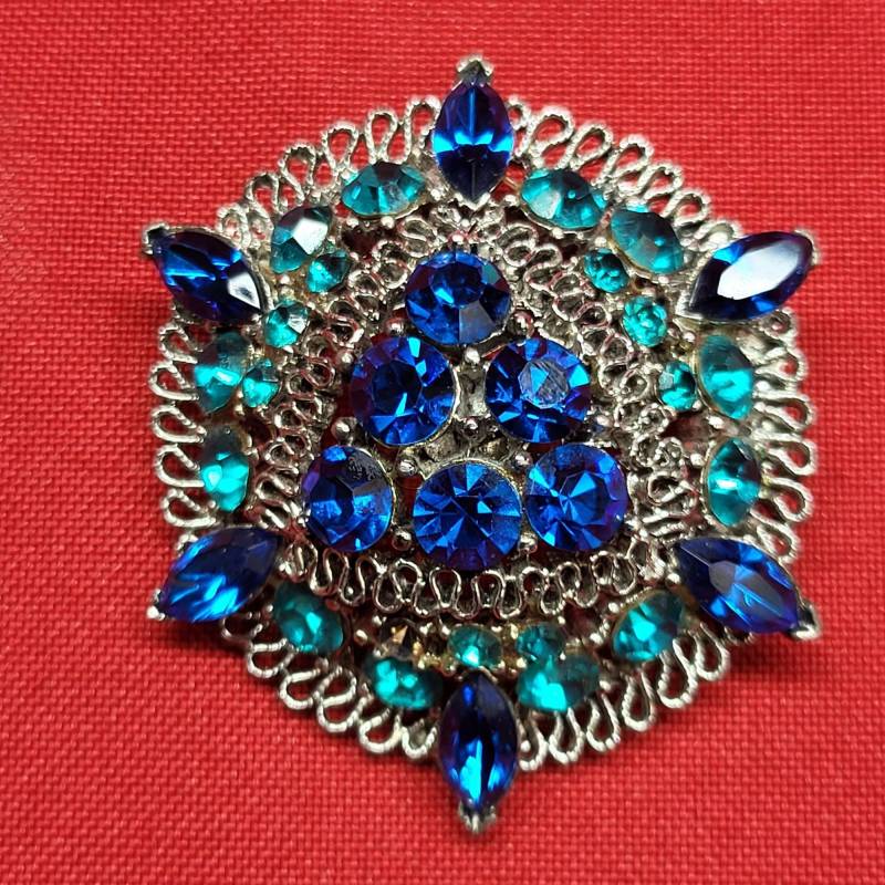 Vintage Silber Ton Mit Blauen Und Grünen Strass Brosche Pin Anhänger von JodamelTreasures
