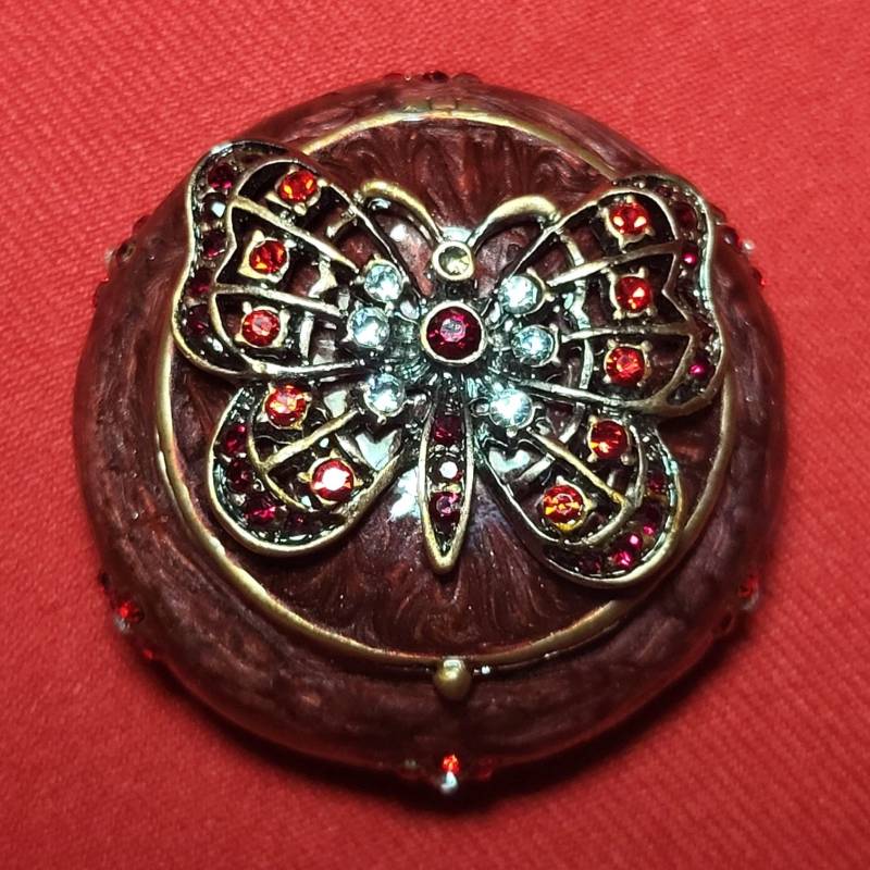 Vintage Trinket Box Burgund Bejeweled Strass Schmetterling Design von JodamelTreasures