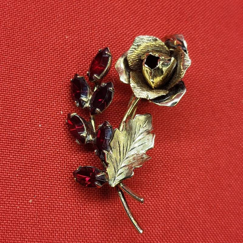 Vtg Rose Pin Brosche Gold Tone Rote Rubin Strass von JodamelTreasures