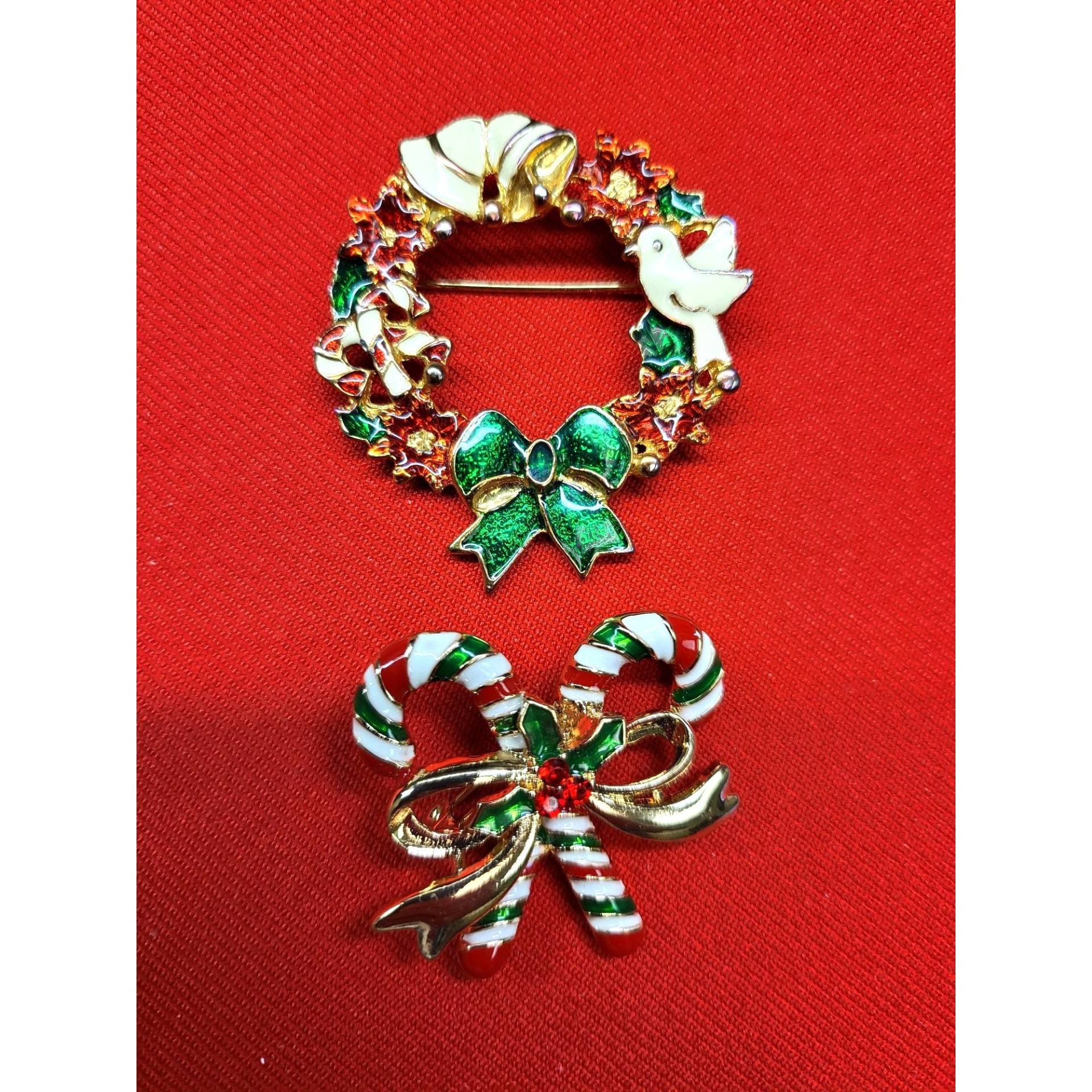 Weihnachts Pins Set Kranz & Zuckerstangen Broschen von JodamelTreasures