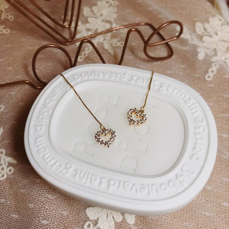 Herzförmige Ohrringe 14K Vergoldet Mit Zirkonia Und Handmade Twist Herzförmige Ohrringe 14K Vergoldet Mit Zirkonia Und Handmade Twist von JodiisJewels