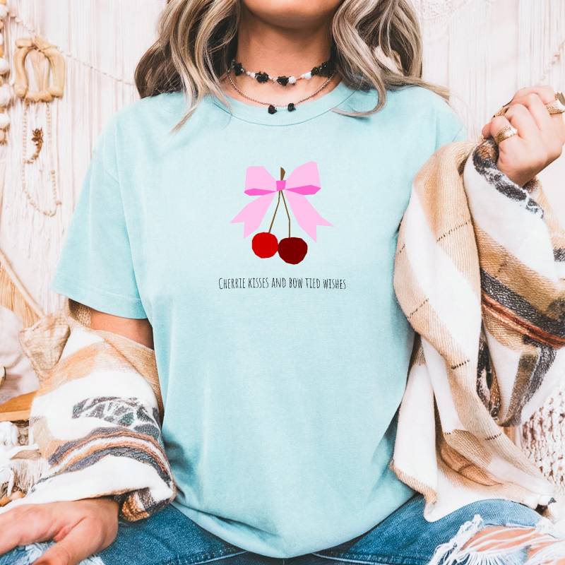 Cherry Bow T-Shirt | Quilters Quilt Block Print Fruit Quilting Art von JoesPrintsStore