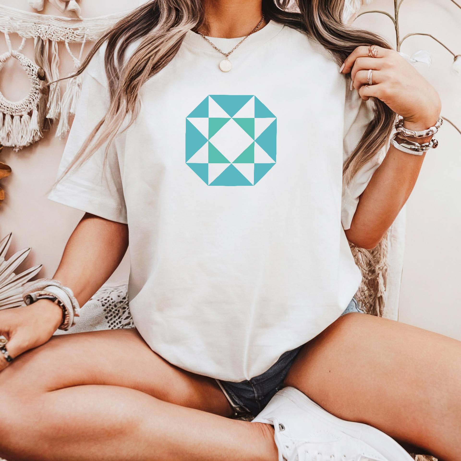 Geometric Pattern T-Shirt | Quilters Summer Gift For Art Lovers Cozy Quilting Shirt von JoesPrintsStore