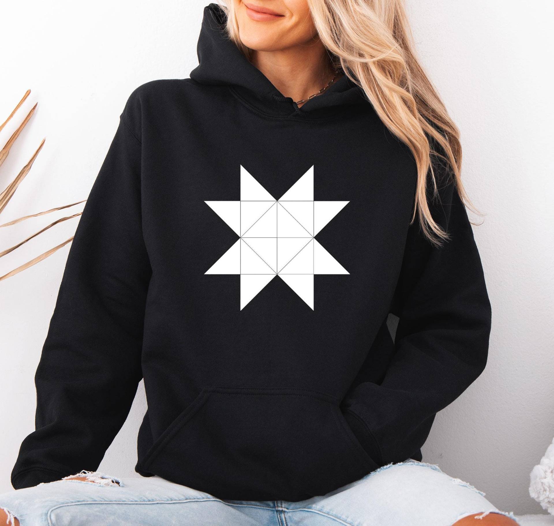 Minimalist Quilt Block Print Sweatshirt, Unisex Cozy Quilting Apparel, Casual Prints, Gift For Quilters, Crafters von JoesPrintsStore