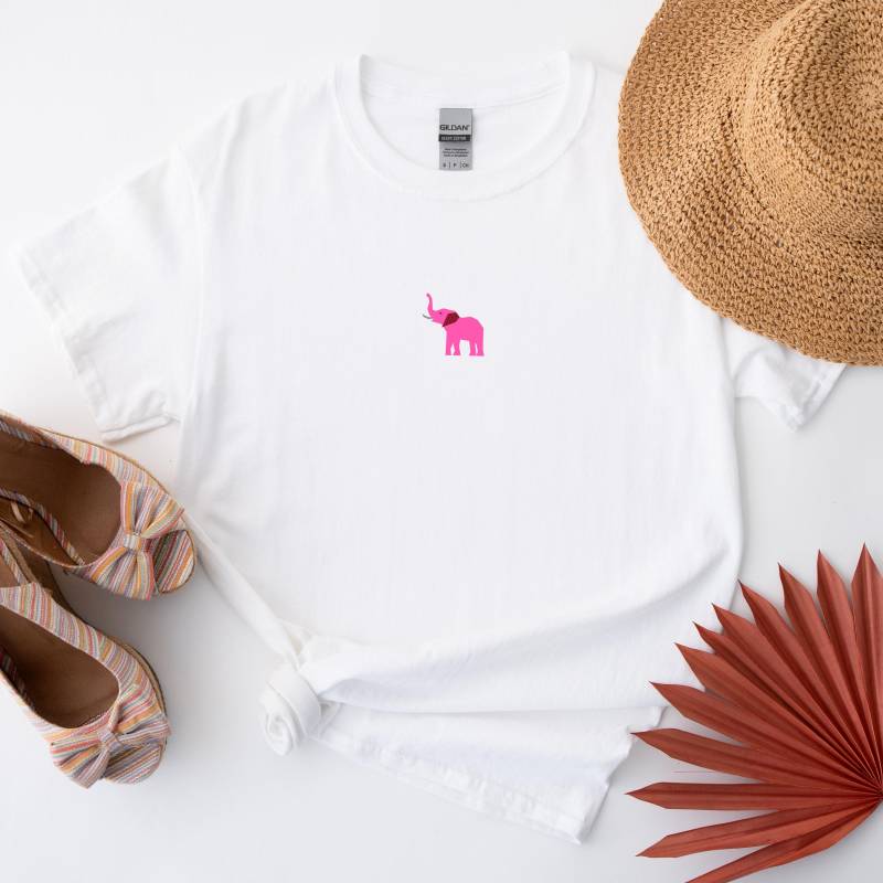 Pink Elephant T-Shirt | Top For Quilters Gift von JoesPrintsStore