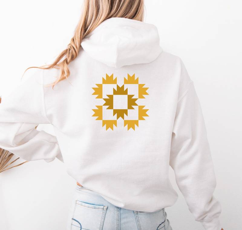 Rustic Geometric Design Hoodie, Cozy Sweatshirt For Quilters, Perfect Gift Quilter, Quilt Block Pattern Print Hoodie von JoesPrintsStore