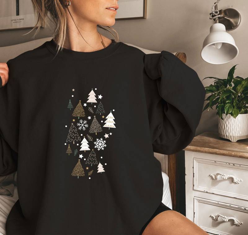Winter Wonderland Tree Design Unisex Sweatshirt, Cozy Apparel, Holiday Gift von JoesPrintsStore
