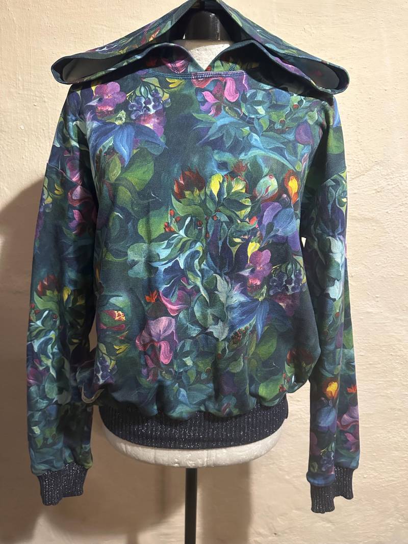 Pflanzen Urwald Hoodie Pullover Bio Sweatshirt Mit Glitzbündchen Pflanzen Urwald Hoodie Pullover Bio Sweatshirt Mit Glitzbündchen von Jofilia
