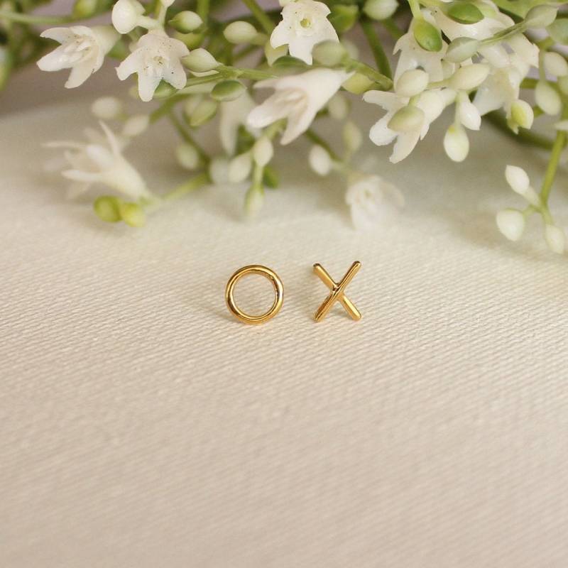 Gold Mismatch Xo Ohrstecker - Mehrere Piercing/Ohrringe Mix & Match Kleine Ohrlobe Minimal Schmuck von JohariBazarByAnisha