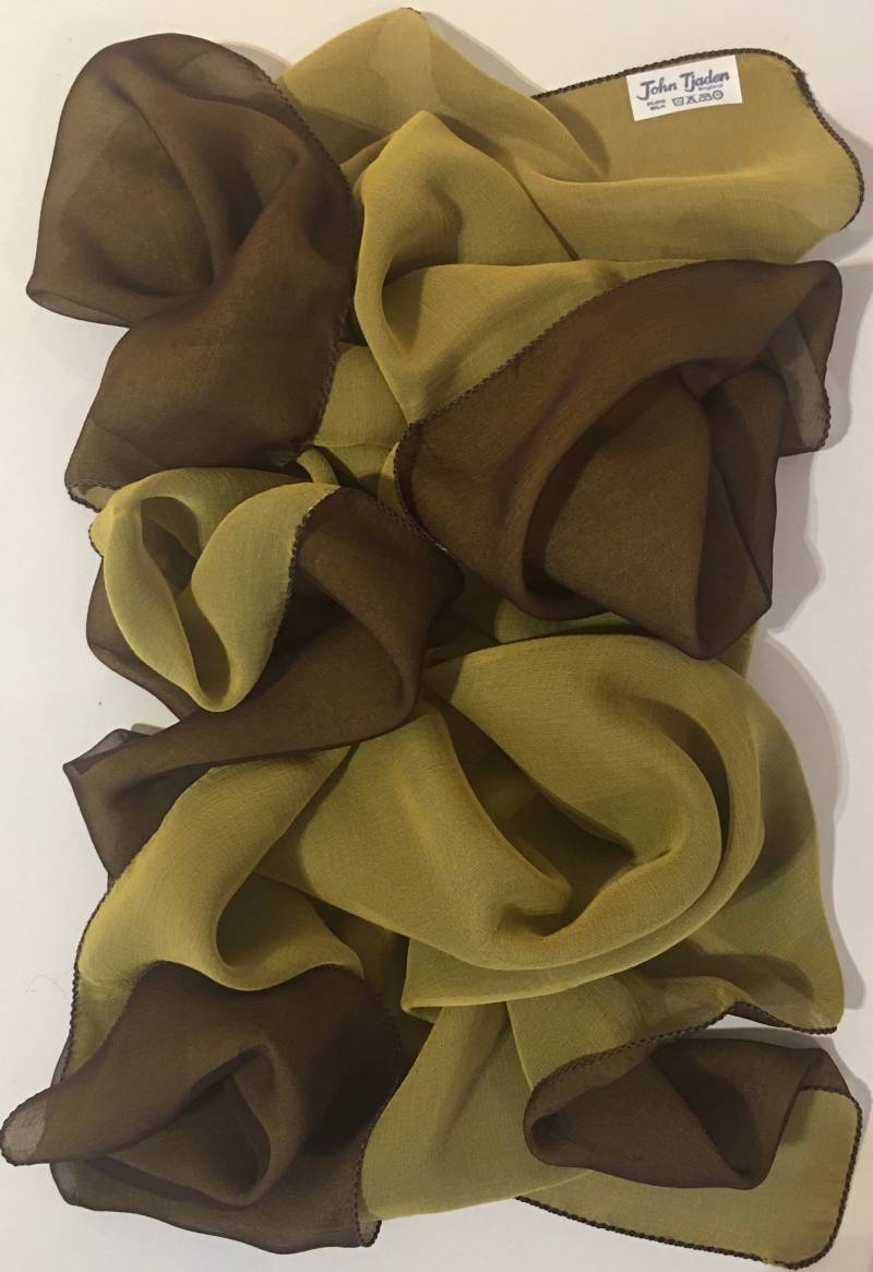 Braun Und Orange/Gelb Selten 100 % Seide Chiffon Schal - Doppel | 2 Verschiedene Farben Von Hand Zusammengenäht Unbenutzt Perfekt Aus Den 1970Er Braun Und Orange/Gelb Selten 100 % Seide Chiffon Schal - Doppel | 2 Verschiedene Farben Von Hand Zusammengenäht Unbenutzt Perfekt Aus Den 1970Er von JohnTjadenScarves