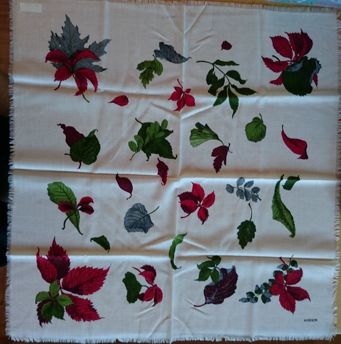 Schöne Kreier 100 % Reine Weiche Wolle - Erstaunliche Hand Gedruckt Und Vintage Neu Unbenutzt Von Stock Schöne Kreier 100 % Reine Weiche Wolle - Erstaunliche Hand Gedruckt Und Vintage Neu Unbenutzt Von Stock von JohnTjadenScarves