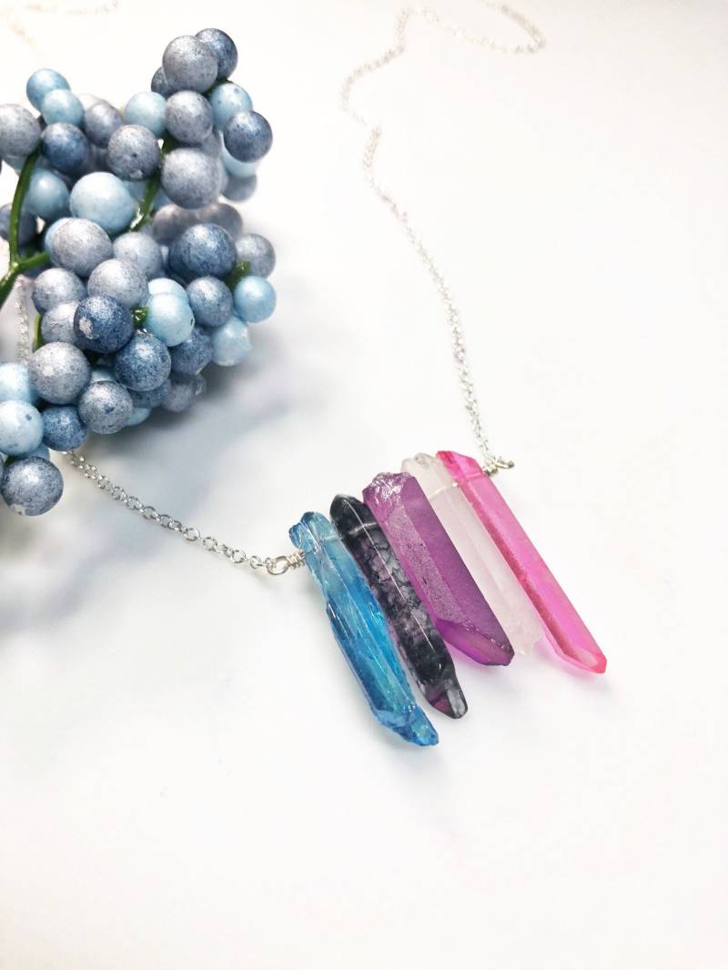 Genderfluid Pride Flag Kristall Halskette Bunte Quarz Massive Sterling Silber Kette Lgbtq Schmuck Queer Babe Länge Wählen von JohnnaJoyDesigns