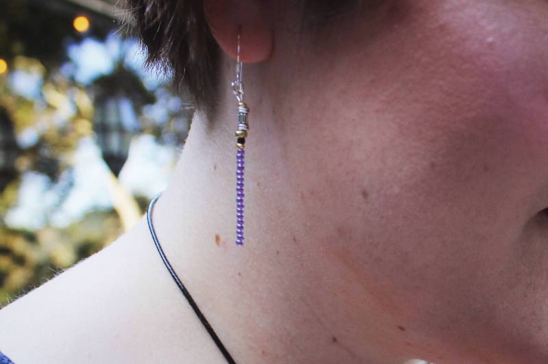 Perlen Lichtschwert Ohrringe Mace Windu Sterling Silber 22K Gold Lila Jedi von JohnnaJoyDesigns