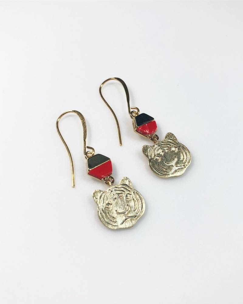 Roter Marmor Und Gold Tiger Ohrringe Kunst Streifen Geschenk Für Sie Mode Zoo Tierliebhaber Verdient von JohnnaJoyDesigns