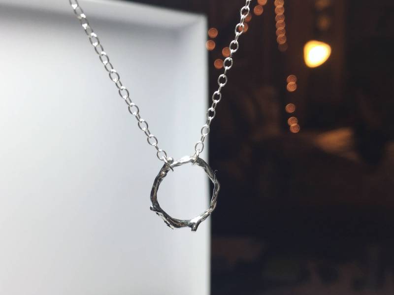 Zweig Kreis Halskette Baum 16-18" Verstellbare Länge Massive Sterling Silber Wald Layering Zweig Kreis Halskette Baum 16-18" Verstellbare Länge Massive Sterling Silber Wald Layering von JohnnaJoyDesigns