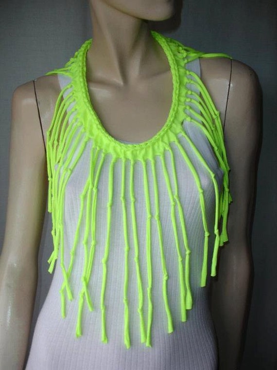 Womens Geschreddert Geflochtenen Fransen Recycling Neon Tshirt Halskette, Upcycled Jersey. Schal. Gelb von JohnnyVegasOriginals