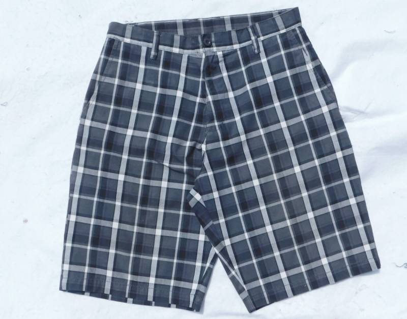 Herren Sommer Shorts , Schwarze Karierte - Bermuda Strand Männer Größe -32 Männer, # 48 von JohnnysApparel
