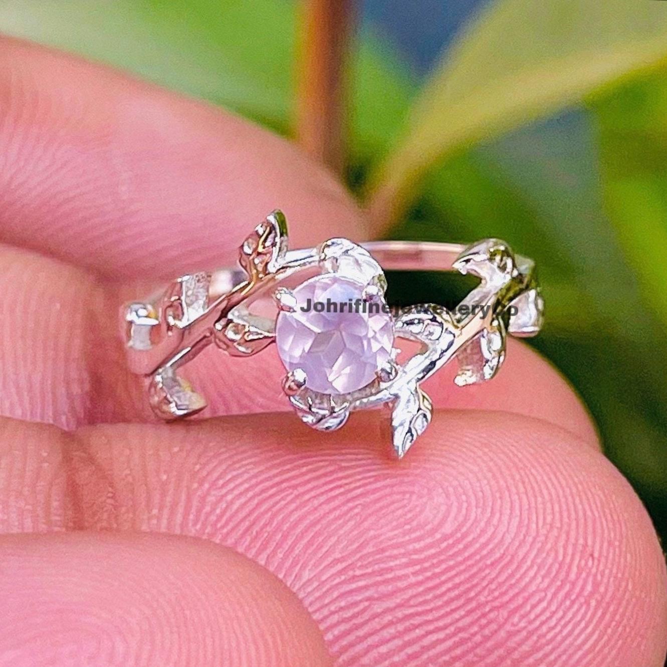 Rosenquarz Jahrestag Ring, Geschenk Für Frauen, Quarz Blatt Zweig Blätter Freundschaft Ring Familien Geschenke, Klassenkameraden Geschenke Ringe Rosenquarz Jahrestag Ring, Geschenk Für Frauen, Quarz Blatt Zweig Blätter Freundschaft Ring Familien Geschenke, Klassenkameraden Geschenke Ringe von JohrifinejewelleryCo