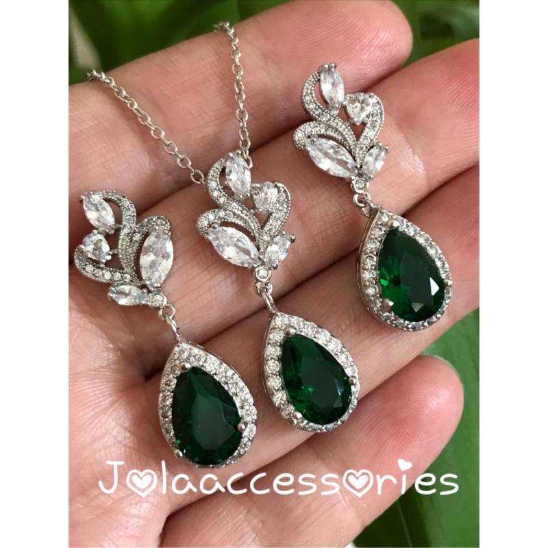 Grüne Smaragd Braut Ohrringe Halskette Schmuck-Set Hochzeit Brautohrringe Tropfen Brautjungfer Art-Deco Gatsby Zirkonia von Jolaaccessories