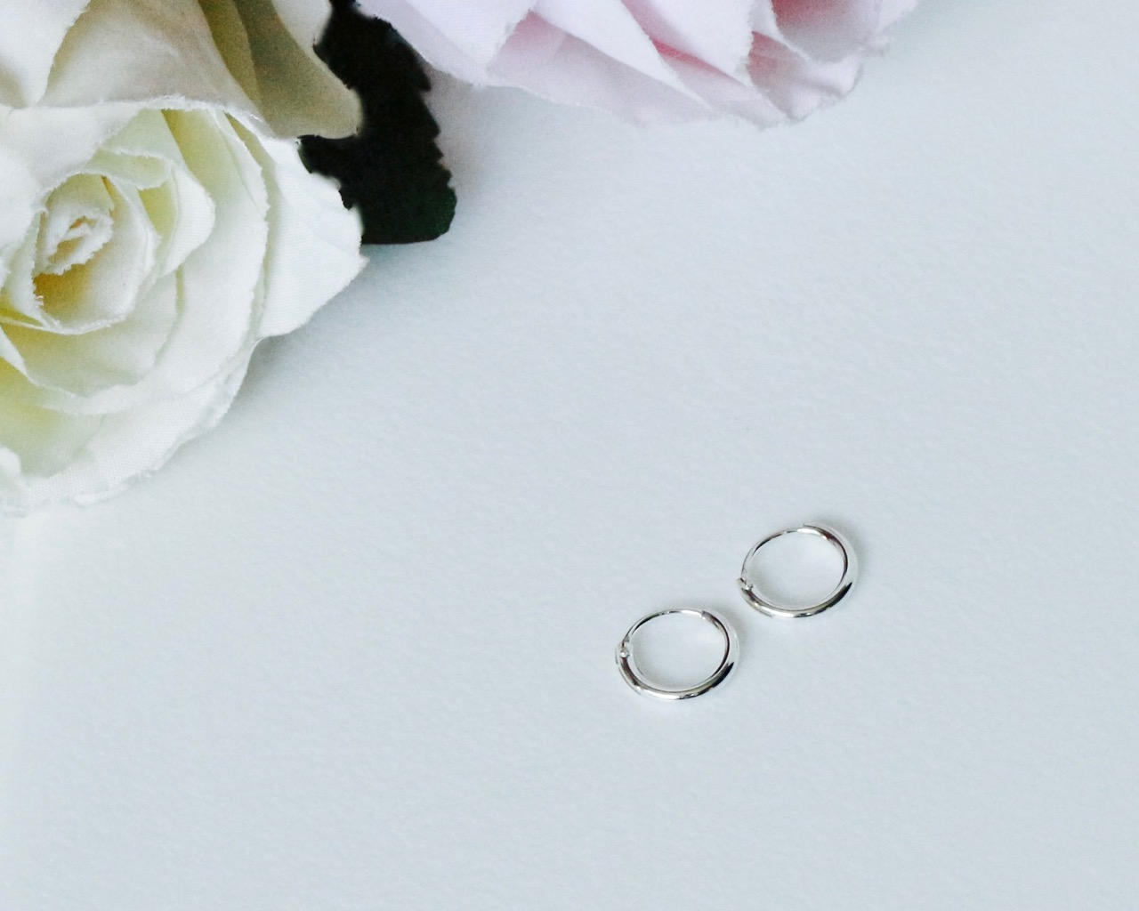 10mm, Kleine, Sterling Silber Endlos Hoop Ohrringe, Huggies Hoop, Kleine Ohrring, Knorpel, Piercings, Helix Ohrring 10mm, Kleine, Sterling Silber Endlos Hoop Ohrringe, Huggies Hoop, Kleine Ohrring, Knorpel, Piercings, Helix Ohrring von JoliArgent
