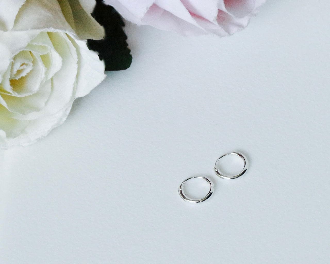 9 Mm Teeny Tiny, Sterling Silber Endlos Creolen, Huggies Hoop, Kleine Hoop Ohrring, Knorpel, Piercings, Helix Hinged 9 Mm Teeny Tiny, Sterling Silber Endlos Creolen, Huggies Hoop, Kleine Hoop Ohrring, Knorpel, Piercings, Helix Hinged von JoliArgent