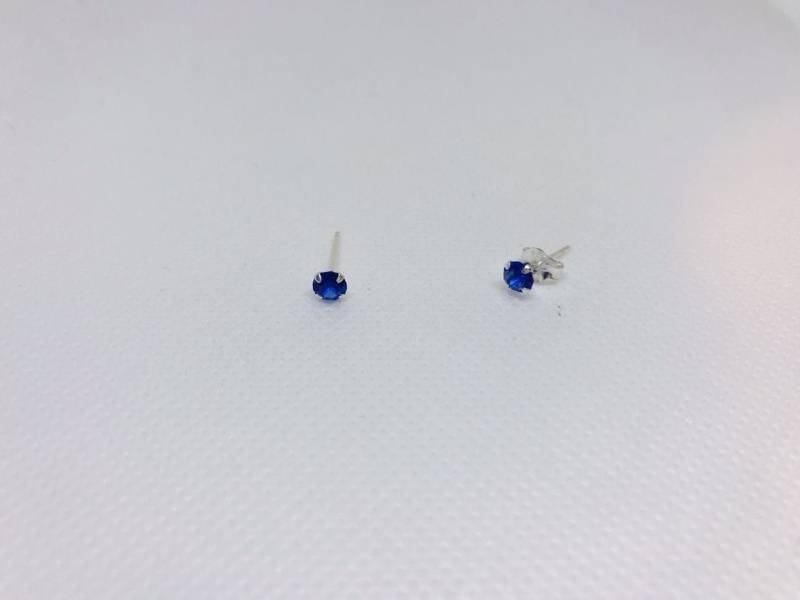 Cst376 Sterling Silber 4 Mm Ohrstecker, Geburtssteine Cubic Zirconia Knorpel Cst376 Sterling Silber 4 Mm Ohrstecker, Geburtssteine Cubic Zirconia Knorpel von JoliArgent