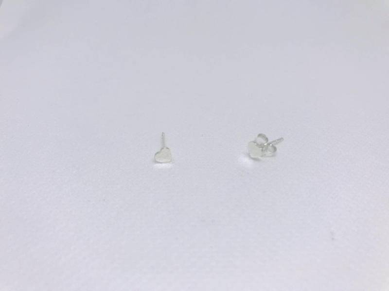 Kleine Herz Ohrstecker, Sterling Silber Liebe Ohrring, Knorpel, Helix Ohrringe Kleine Herz Ohrstecker, Sterling Silber Liebe Ohrring, Knorpel, Helix Ohrringe von JoliArgent