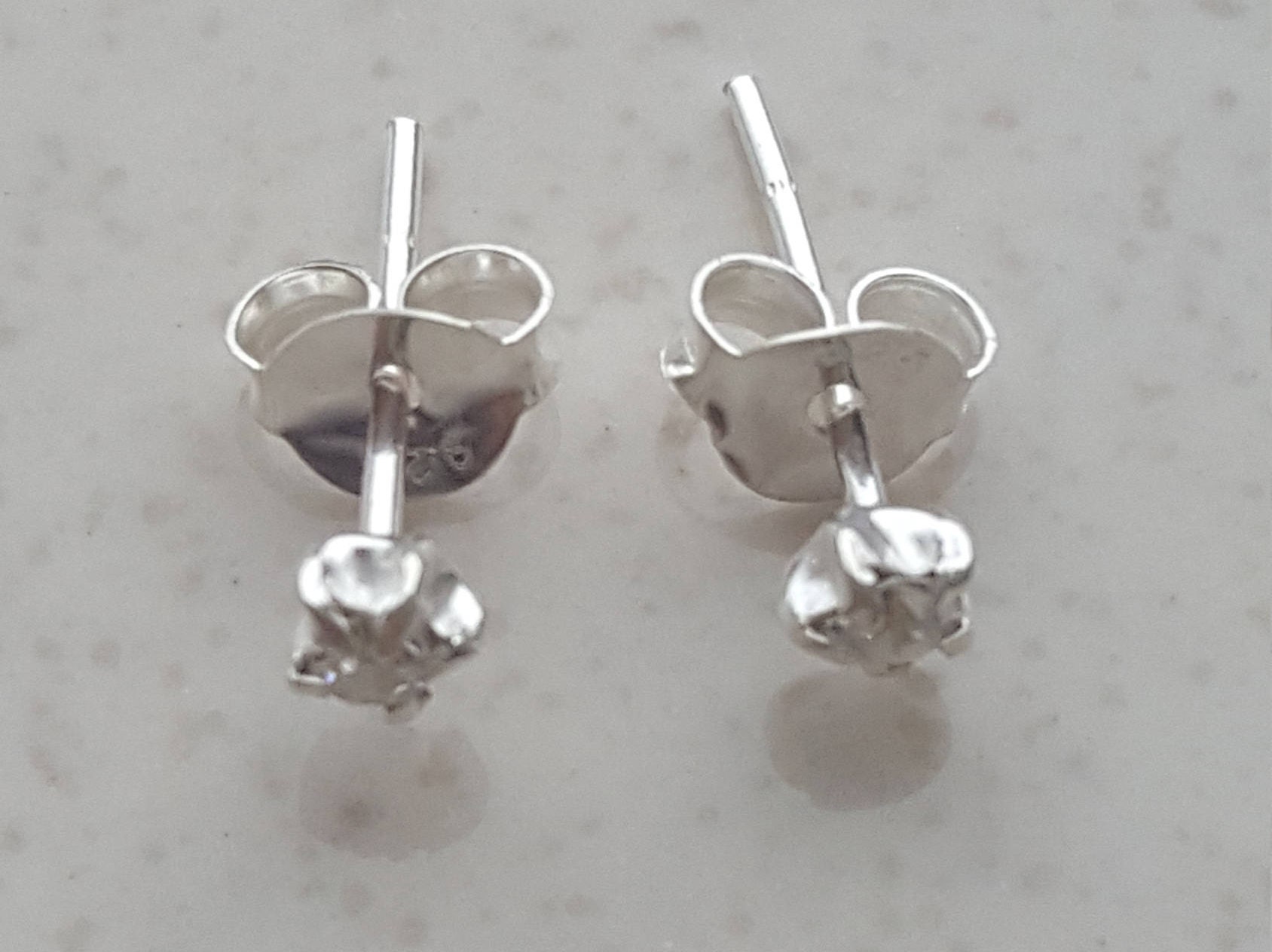 Stern Cz Ohrstecker 5 Mm, Sterling Silber Ohrstecker, Cubic Zirkonia Kristallohrring, Statement Ohrringe Stern Cz Ohrstecker 5 Mm, Sterling Silber Ohrstecker, Cubic Zirkonia Kristallohrring, Statement Ohrringe von JoliArgent