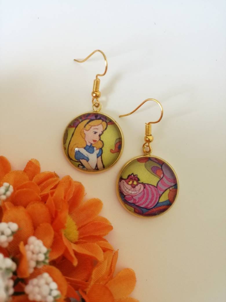 Alice Im Wunderland Gold Cameo Ohrringe Mit Bildern Von Und Die Grinsekatze Alice Im Wunderland Gold Cameo Ohrringe Mit Bildern Von Und Die Grinsekatze von JolieJoieCreazioni