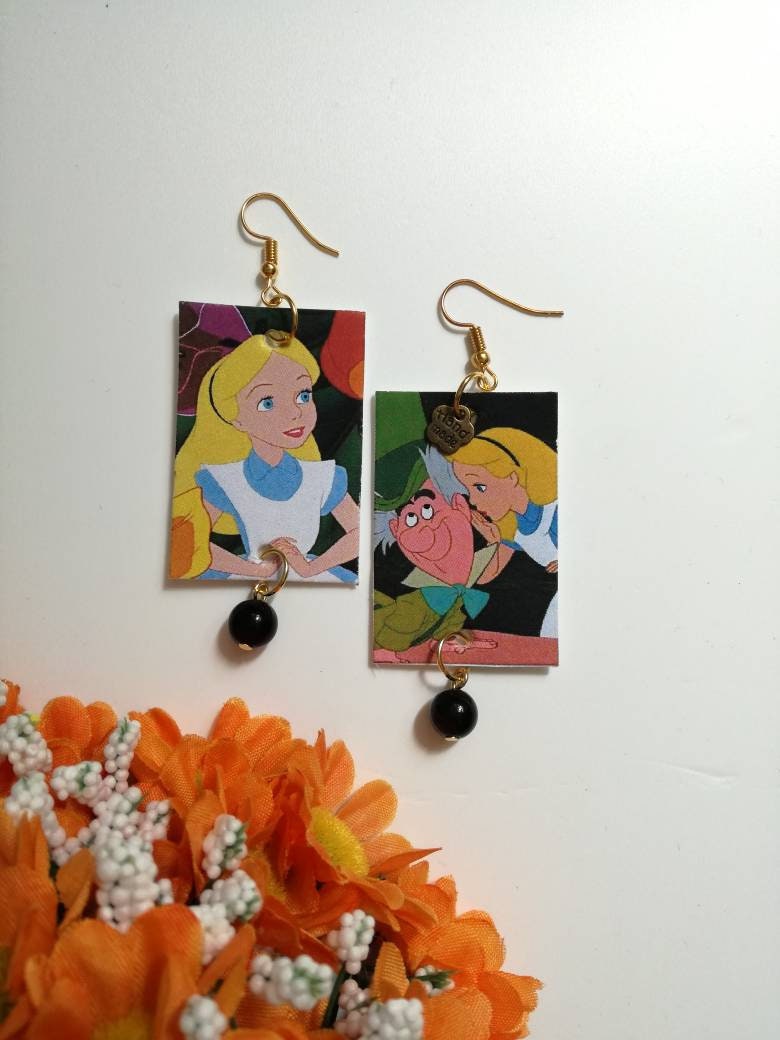 Alice Im Wunderland Papierohrringe Mit Schwarzen Perlen von JolieJoieCreazioni