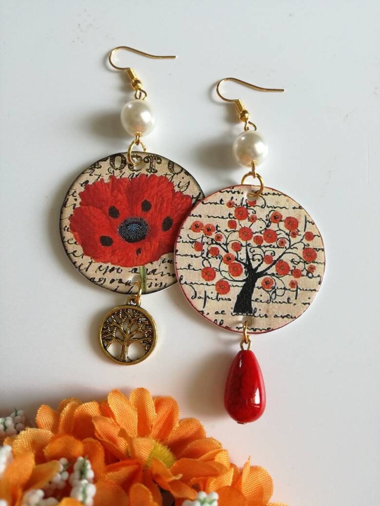 Hängende Papierohrringe Mit Bildern Von Mohnblumen, Roter Perle Und Goldenem Baum Life Pendant Hängende Papierohrringe Mit Bildern Von Mohnblumen, Roter Perle Und Goldenem Baum Life Pendant von JolieJoieCreazioni