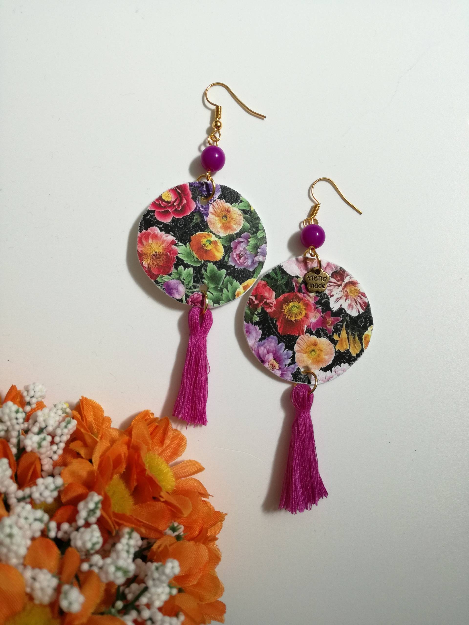 Hängepapier Ohrringe Mit Lila Perle Und Blumenanhänger Hängepapier Ohrringe Mit Lila Perle Und Blumenanhänger von JolieJoieCreazioni